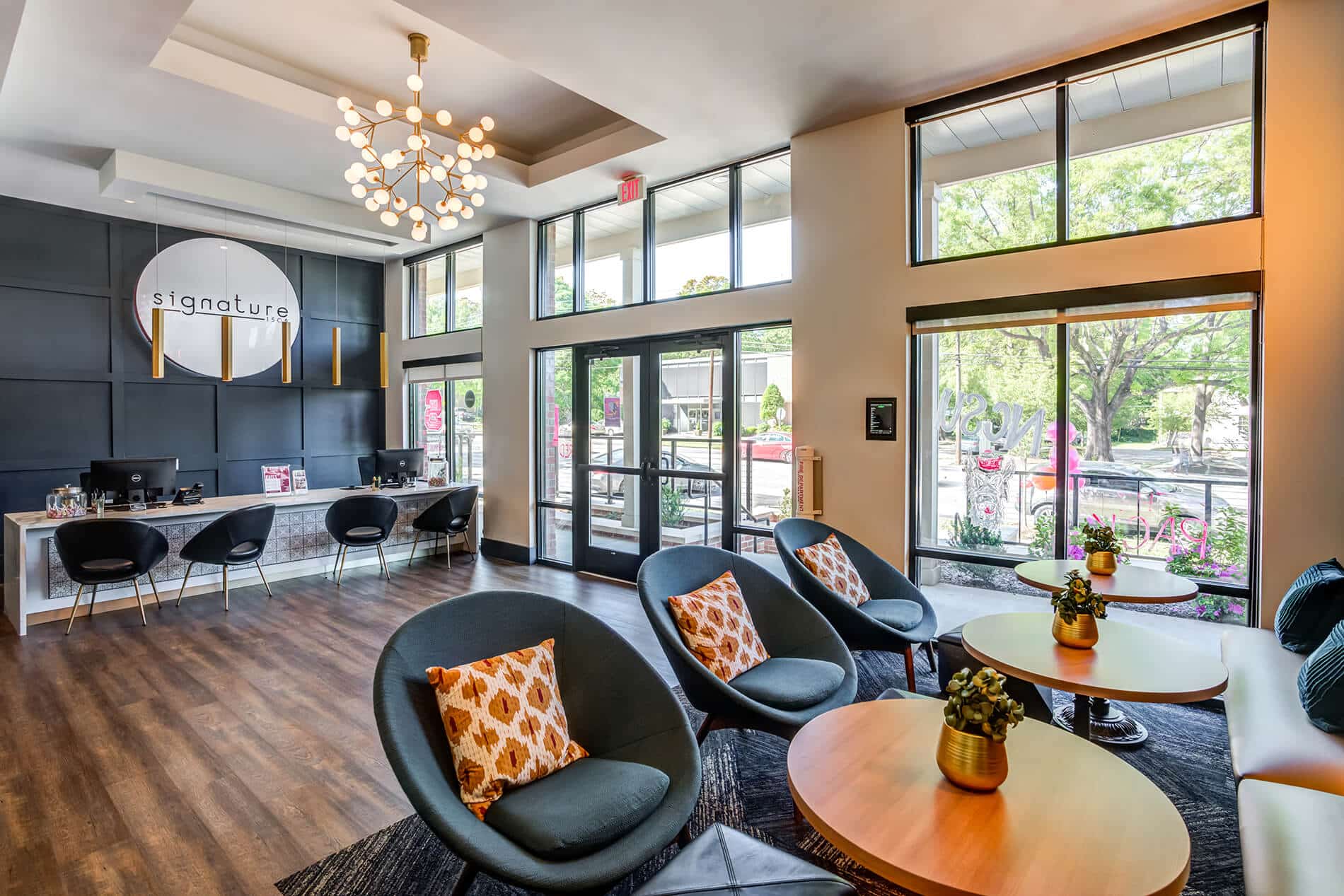 leasing office - signature 1505 luxury off campus apartments near north carolina state university ncsu in raleigh north carolina